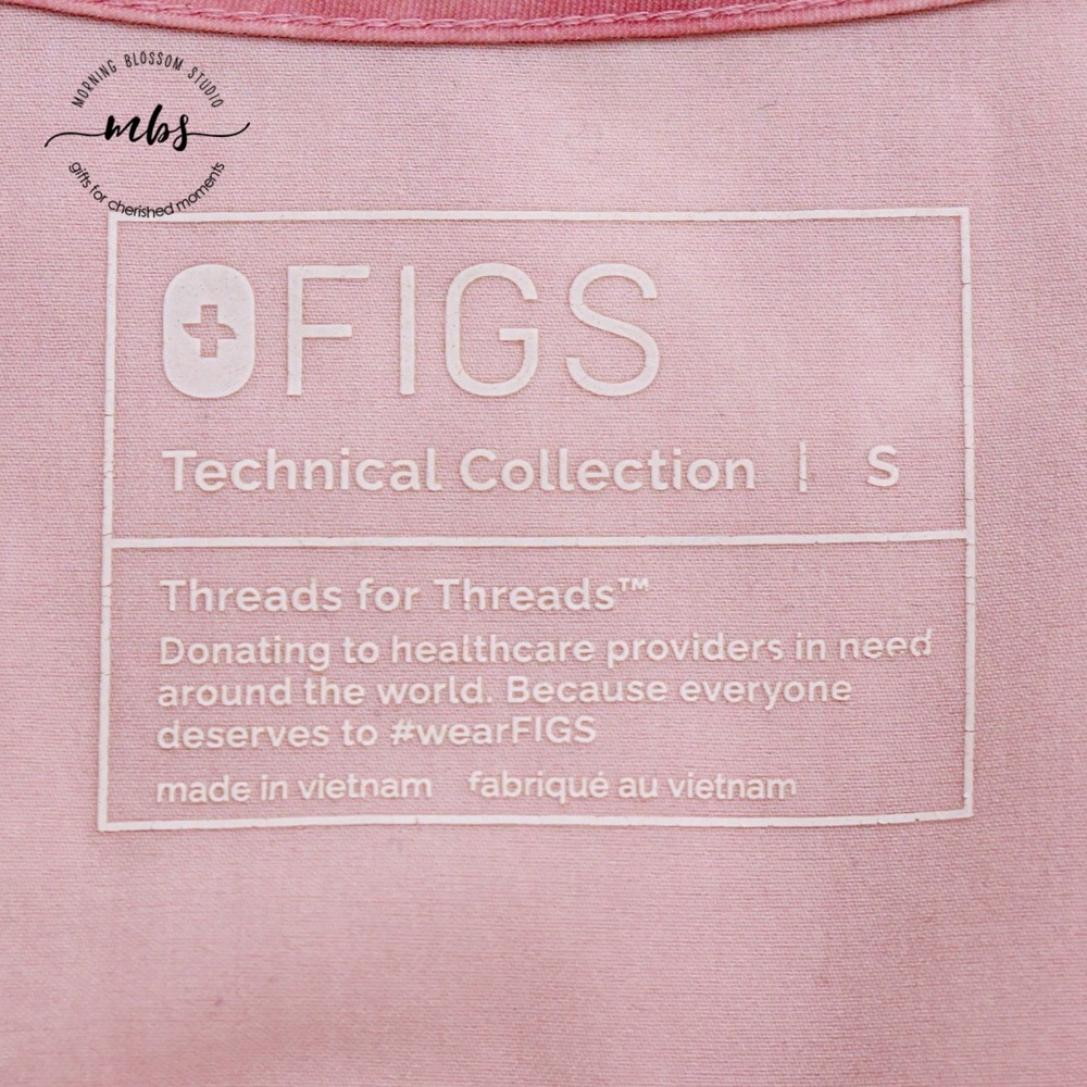 FIGS V-Neck Tie Dye Cloud Wash Single Pocket Scrub Top Pink Women S - Picture 7 of 11